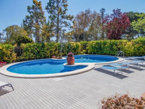 Гостиница Alluring Holiday Home in Girona with Swimming Pool  Сан-Педро-Пескадор